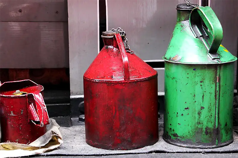 Cómo almacenar lubricantes industriales sin que pierdan sus propiedades